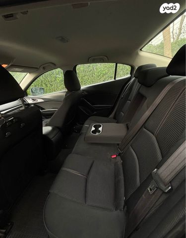 מודעת רכב מאזדה 3