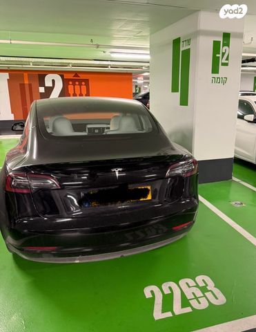 מודעת רכב טסלה מודל 3