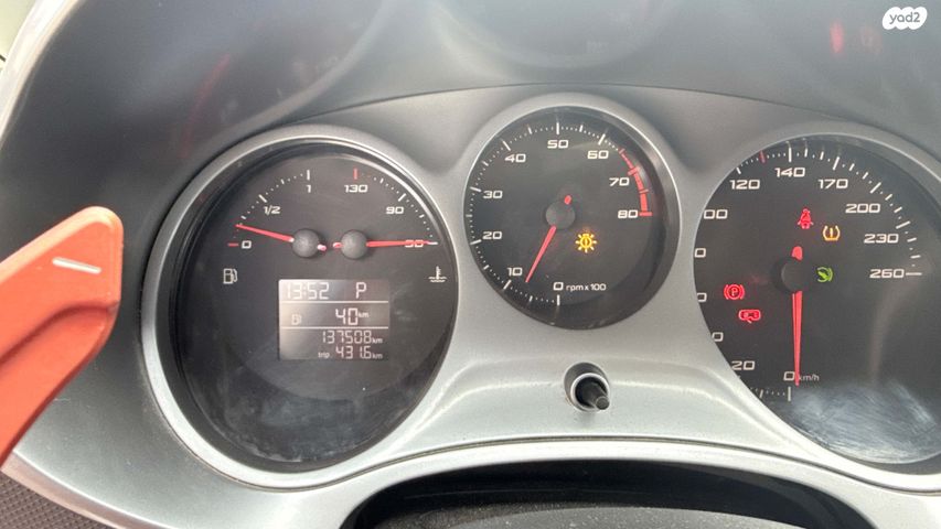 מודעת רכב סיאט לאון