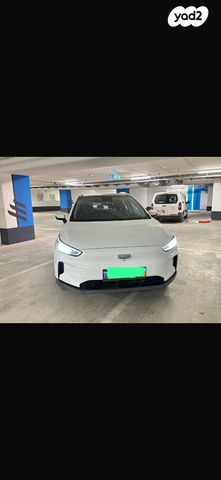 מודעת רכב ג׳ילי Geometry C