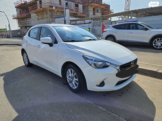 מודעת רכב מאזדה 2