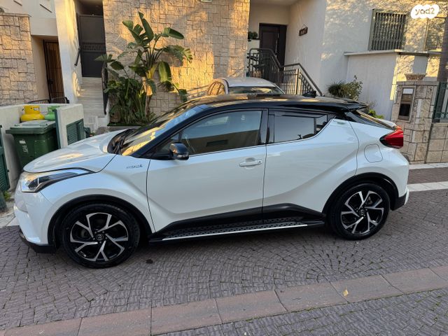 מודעת רכב טויוטה C-HR
