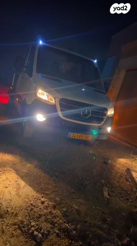 מודעת רכב מרצדס-בנץ ספרינטר