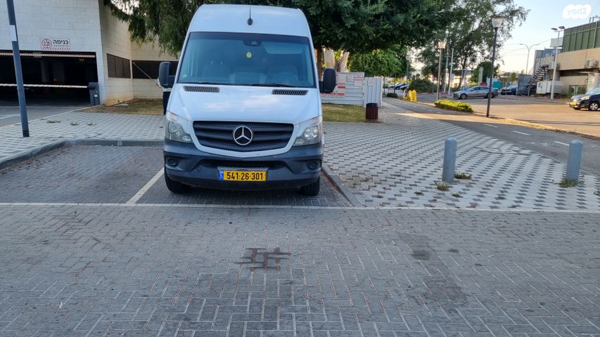 מודעת רכב מרצדס-בנץ ספרינטר