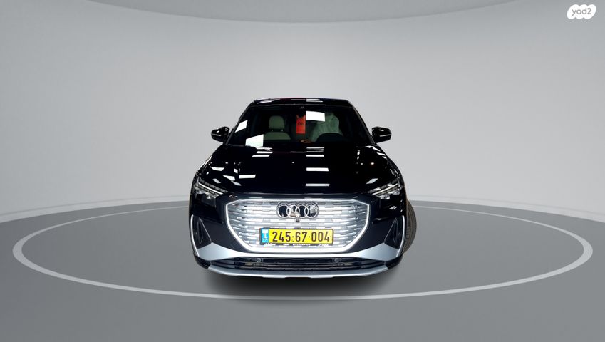מודעת רכב אאודי Q4 e-tron