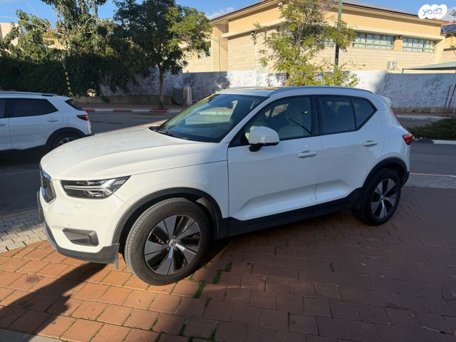 מודעת רכב וולוו XC40