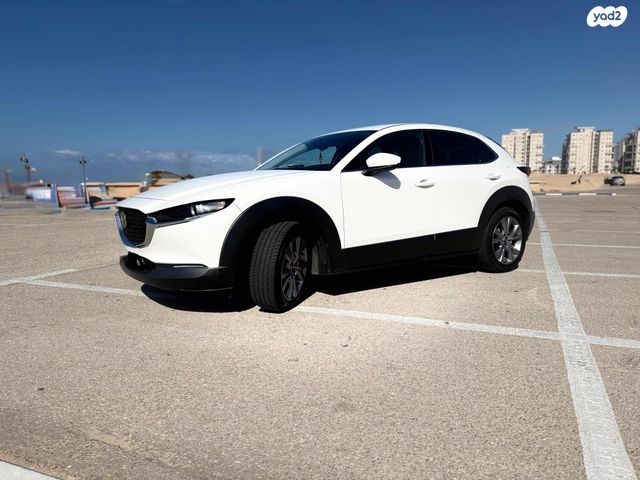 מודעת רכב מאזדה CX-30 2
