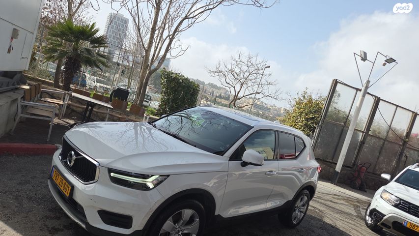 מודעת רכב וולוו XC40