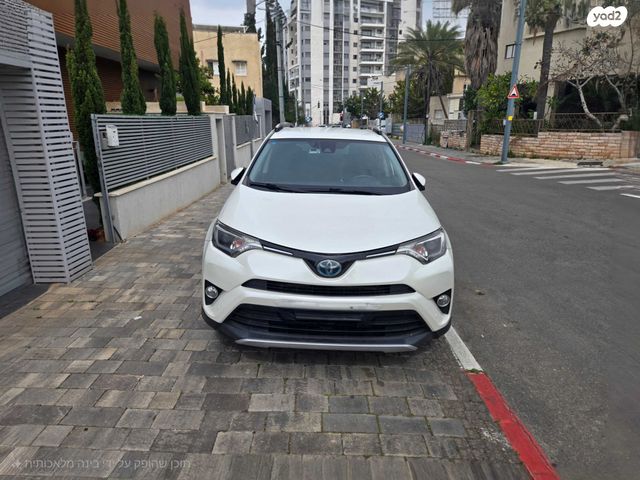 מודעת רכב טויוטה RAV4
