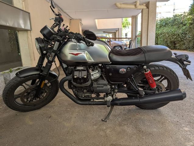 מודעת רכב מוטוגוצי V7 Stone ABS