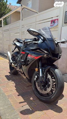 מודעת רכב ימאהה YZF-R1