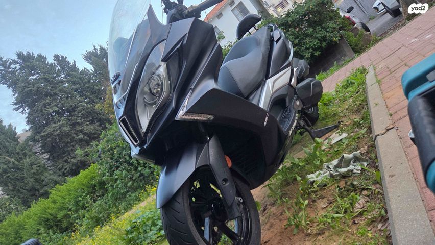 מודעת רכב קימקו AK 550