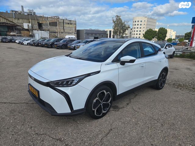 מודעת רכב ג׳ילי Geometry C