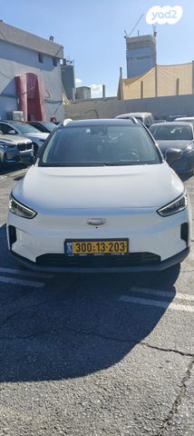 מודעת רכב ג׳ילי Geometry C