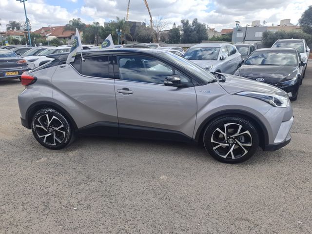 מודעת רכב טויוטה C-HR 1