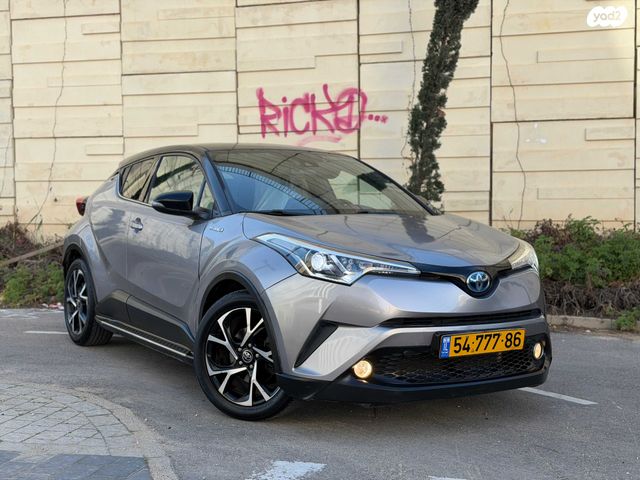 מודעת רכב טויוטה C-HR