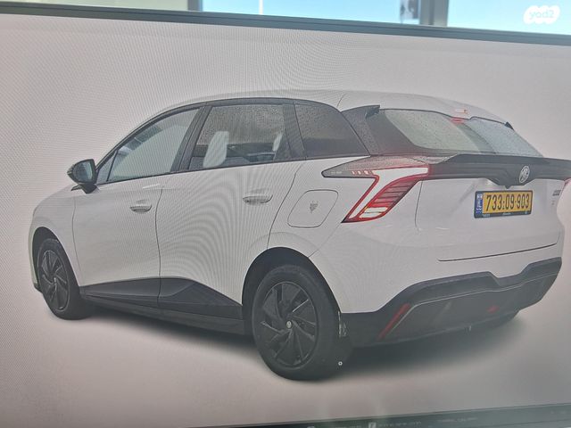 מודעת רכב אם ג'י MG4