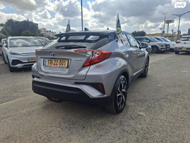 מודעת רכב טויוטה C-HR 2