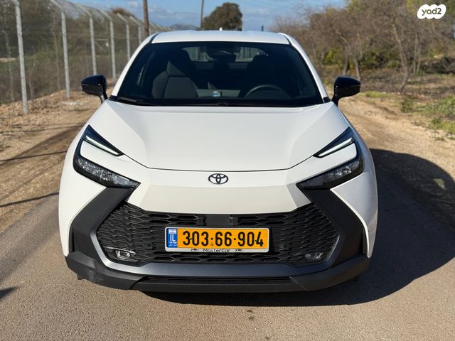מודעת רכב טויוטה C-HR
