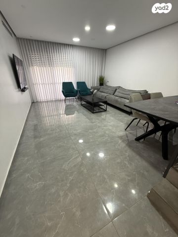 דליה רביקוביץ 16