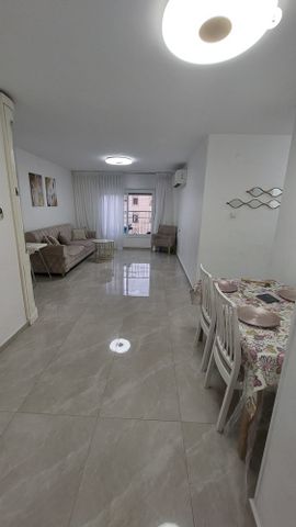 השישה עשר 49