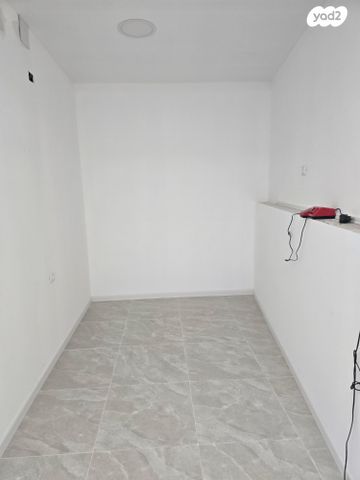 גדעון האוזנר 48