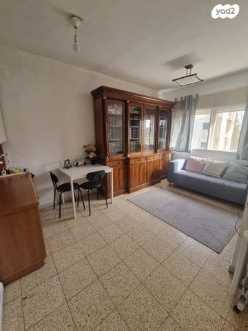 בעל השאילתות 6