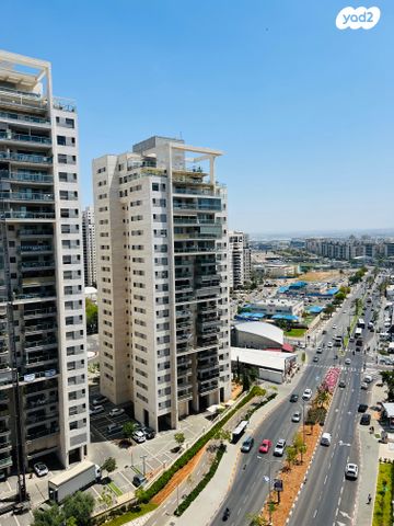 אבשלום גיסין 25