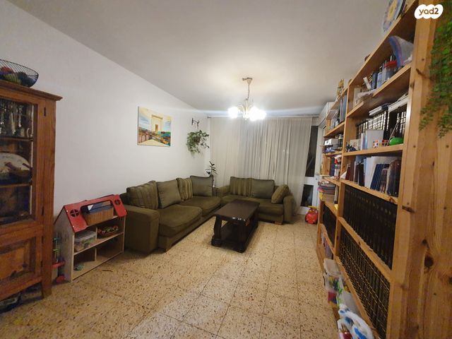 שרה אהרונסון 53