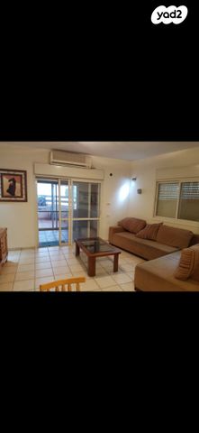 אביר יעקב 12