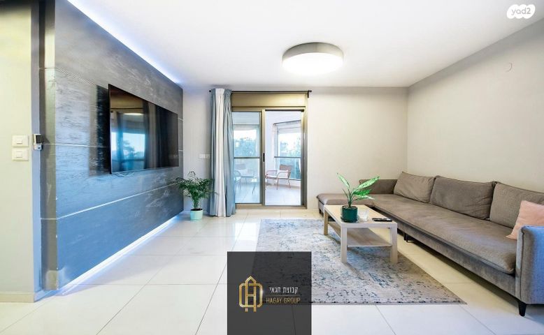 מאיר אריאל 3