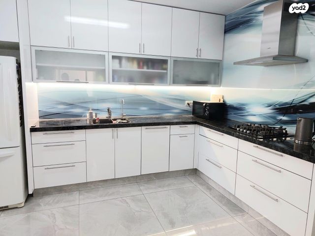 דירה, הוד השרון