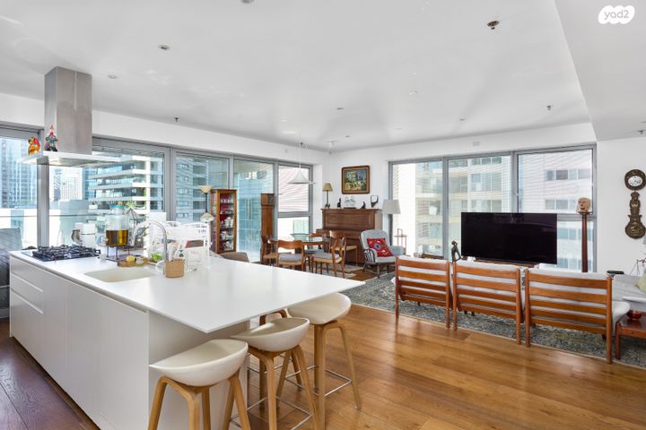 ניסים אלוני 