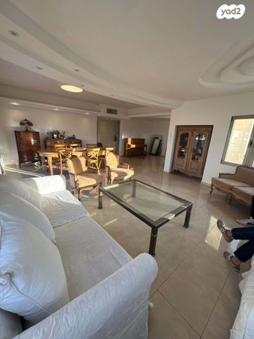 הרב עוזיאל 6