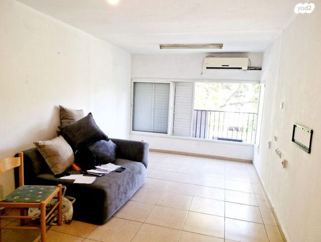 מעפילי אגוז 61