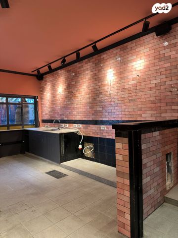 חנויות/ שטח מסחרי