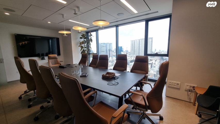 יגאל אלון 94