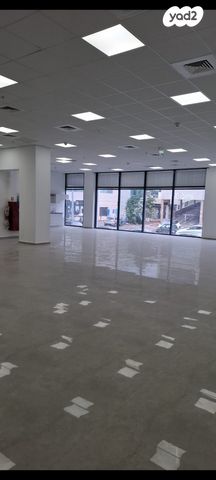 חנויות/ שטח מסחרי