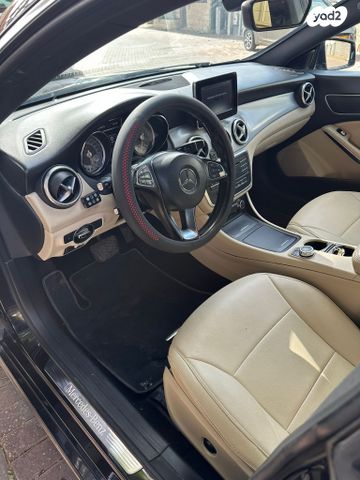 מודעת רכב מרצדס-בנץ CLA