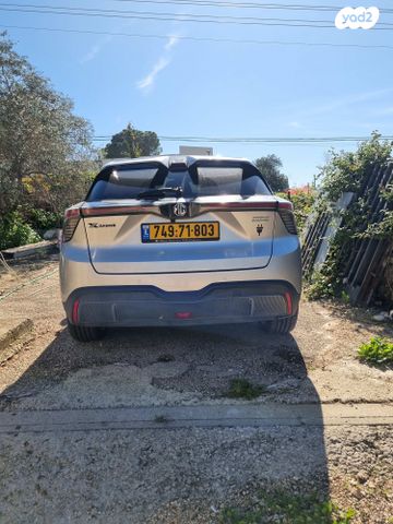 מודעת רכב אם ג'י MG4