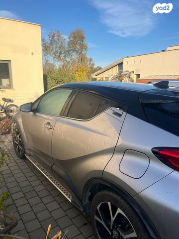 מודעת רכב טויוטה C-HR
