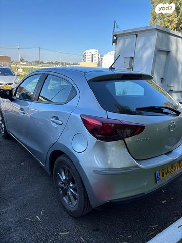 מודעת רכב מאזדה 2