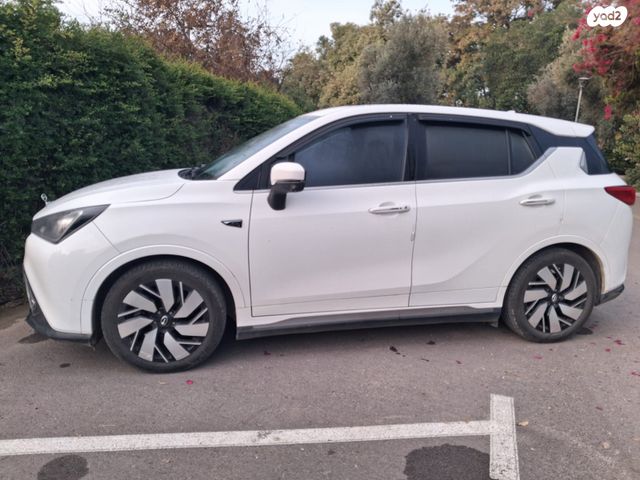 מודעת רכב ג'י.איי.סי GE3