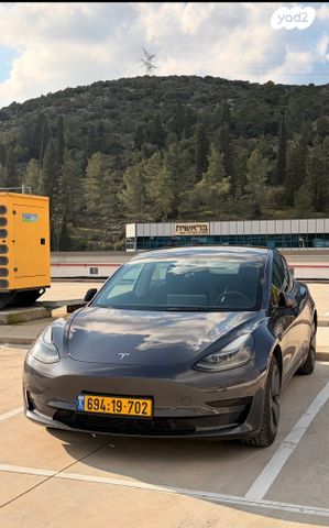 מודעת רכב טסלה מודל 3