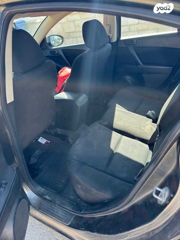 מודעת רכב מאזדה 3