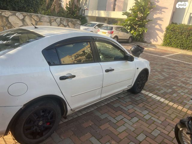 מודעת רכב מאזדה 3