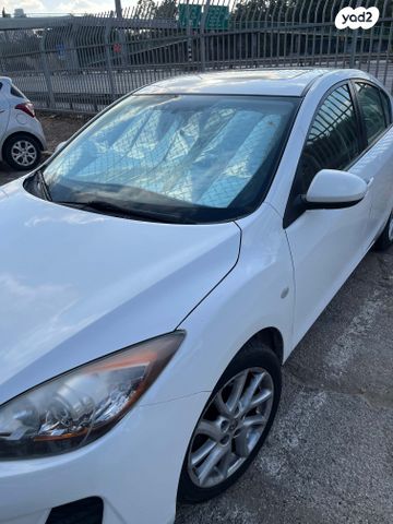 מודעת רכב מאזדה 3