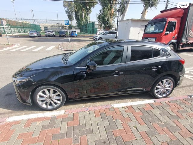 מודעת רכב מאזדה 3