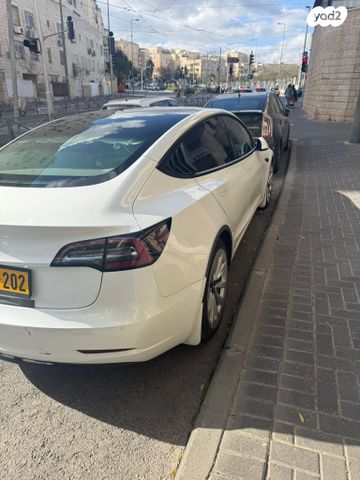 מודעת רכב טסלה מודל 3