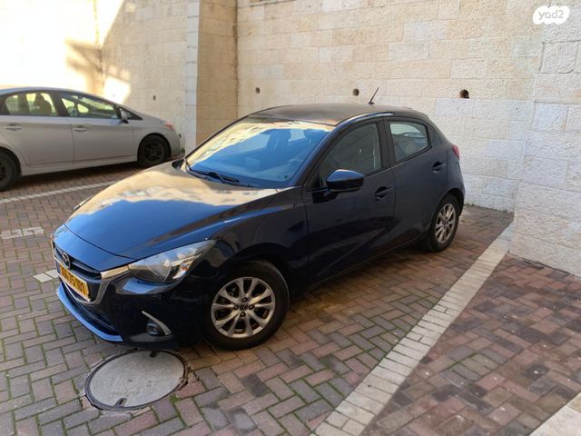 מודעת רכב מאזדה 2